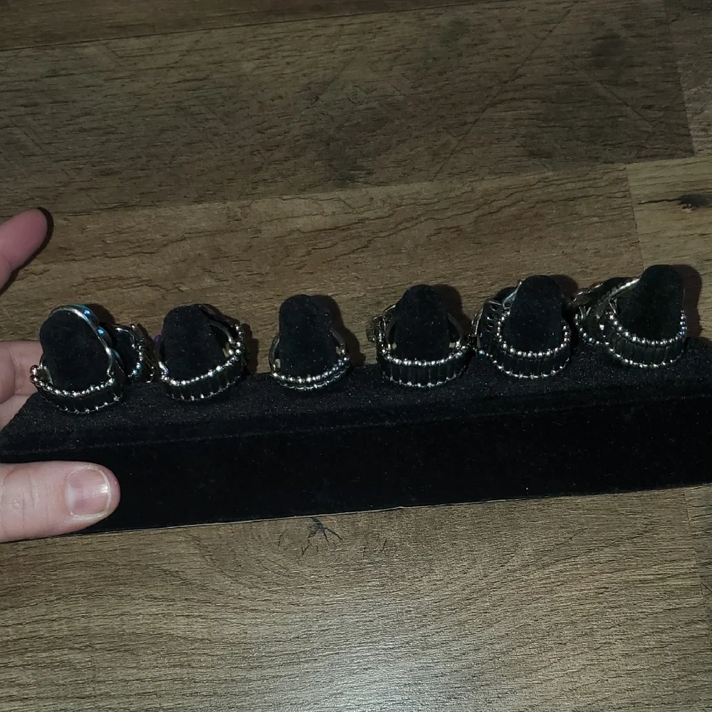 Stylish Assorted Rings Set - Picture 4 of 4